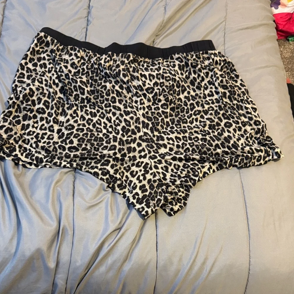 Leopard Print Sleep Shorts - Picture 3 of 4